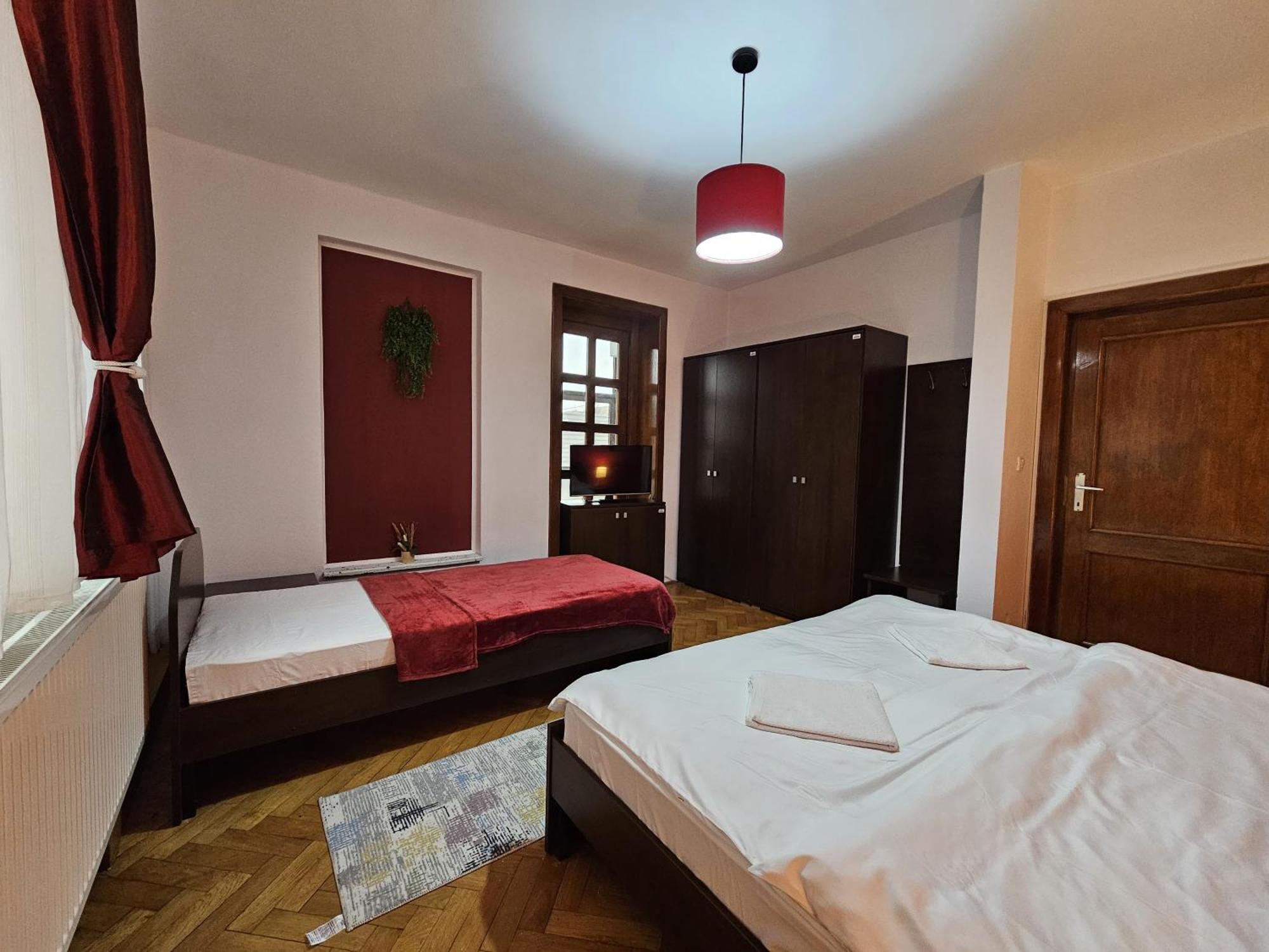 Apartment Zarnesti City Centre Vmp Free Parking Exteriér fotografie