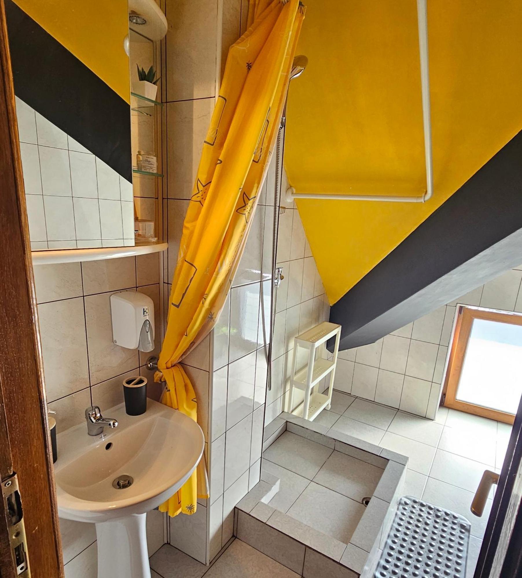 Apartment Zarnesti City Centre Vmp Free Parking Pokoj fotografie