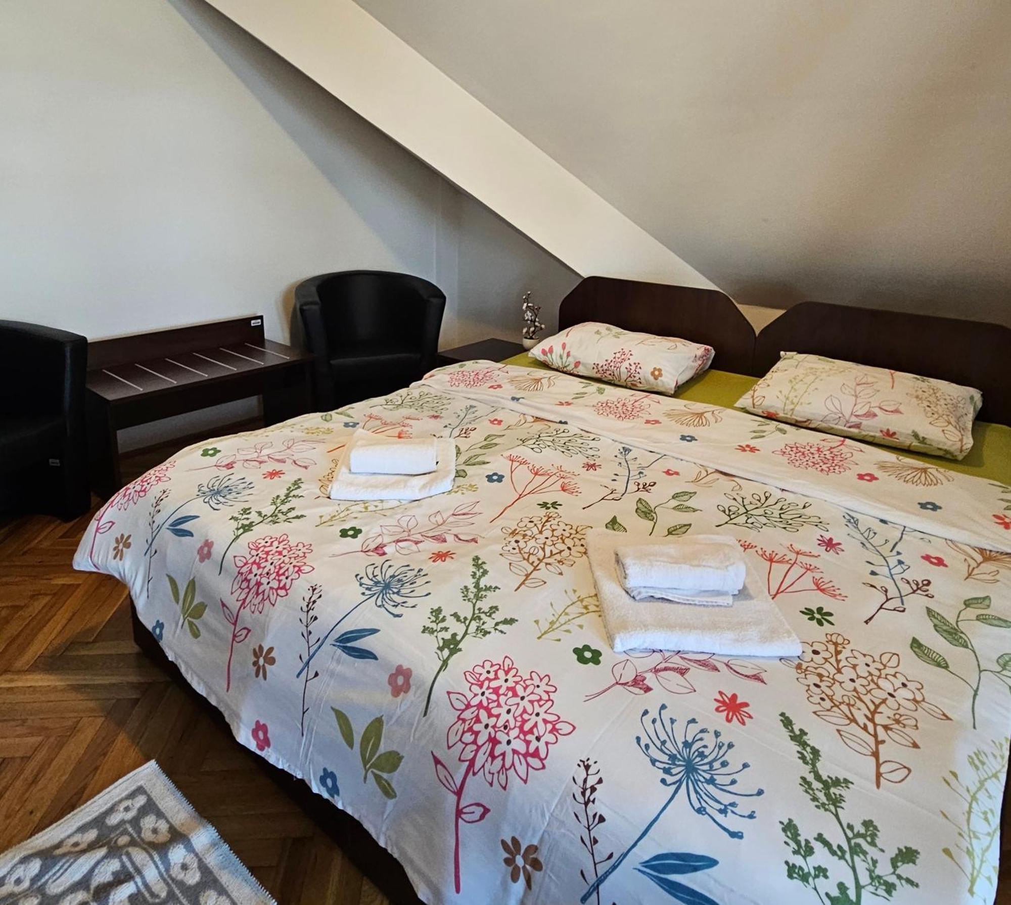 Apartment Zarnesti City Centre Vmp Free Parking Exteriér fotografie