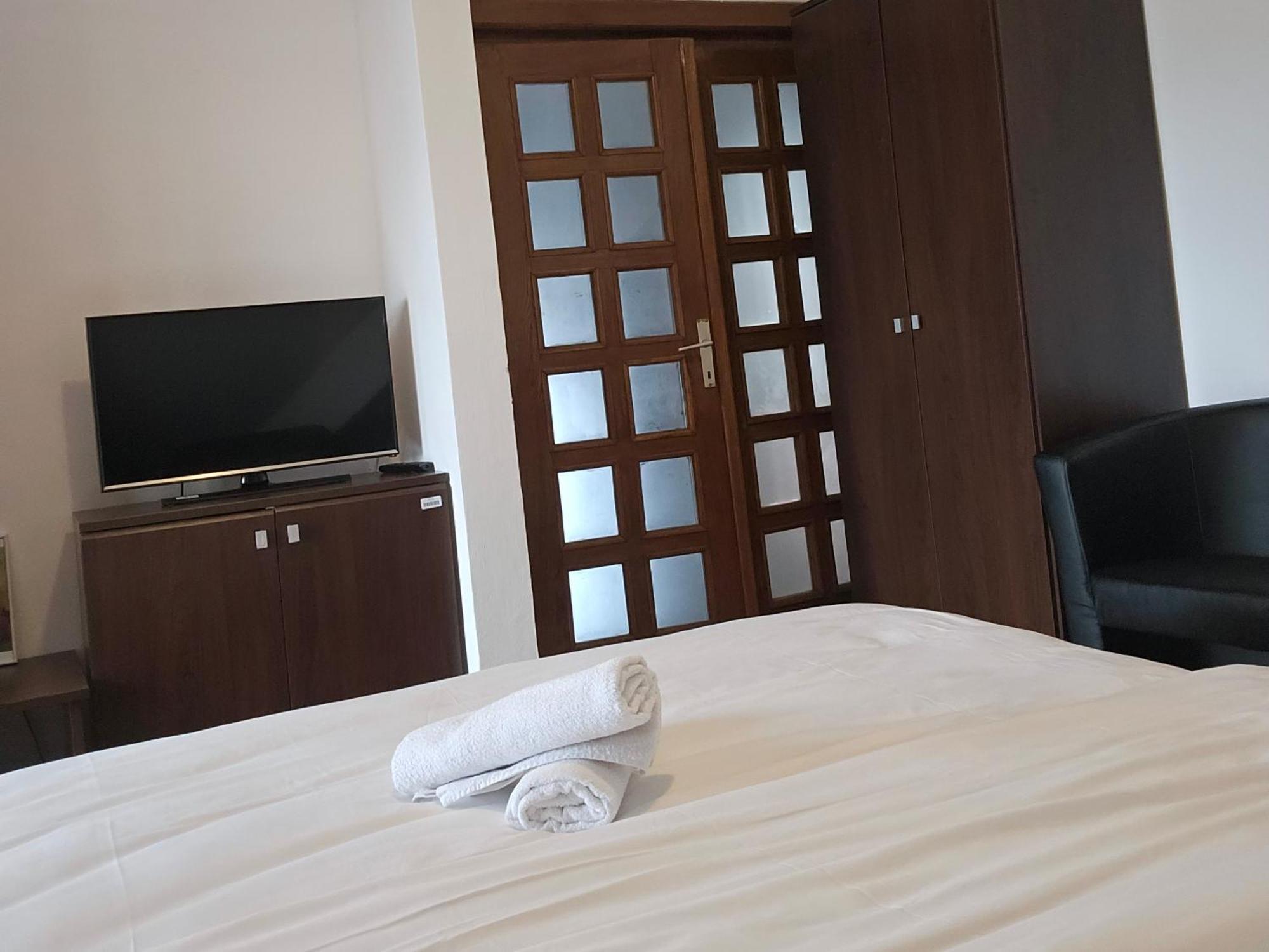 Apartment Zarnesti City Centre Vmp Free Parking Exteriér fotografie