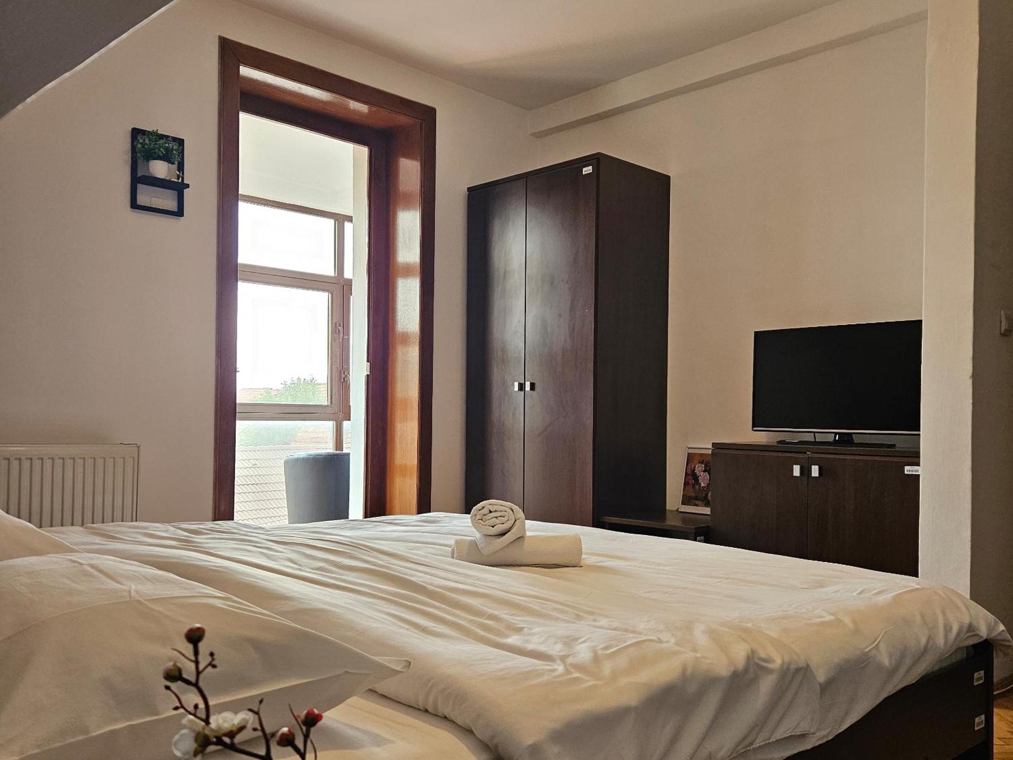 Apartment Zarnesti City Centre Vmp Free Parking Exteriér fotografie